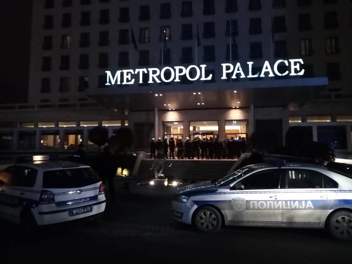 Incident ispred hotela metropol, obračun navijača  (3).jpg