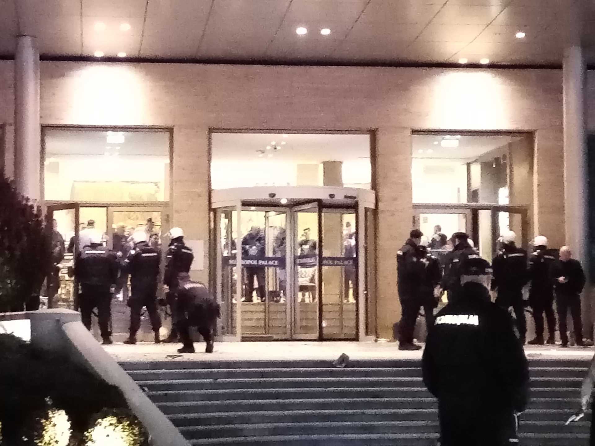 Incident ispred hotela metropol, obračun navijača  (4).jpeg