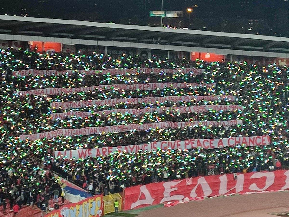 Zvezda Rendžers - Navijači na poluvremenu (2).jpg