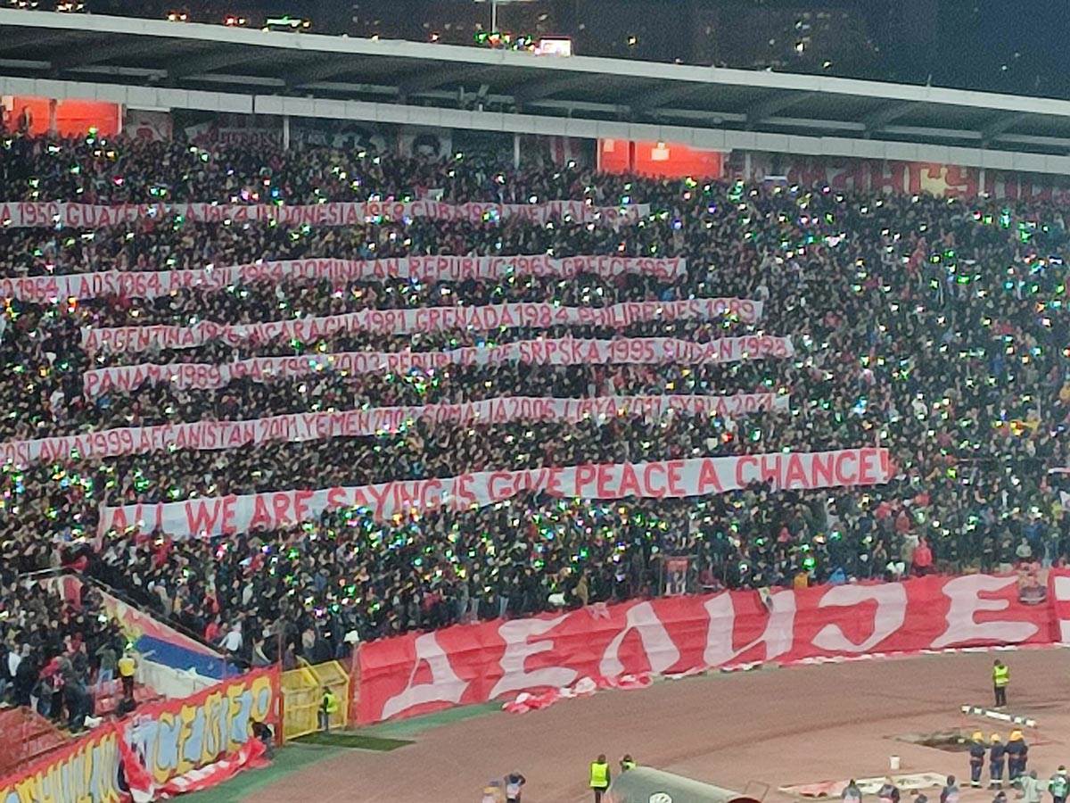 Zvezda Rendžers - Navijači na poluvremenu (4).jpg