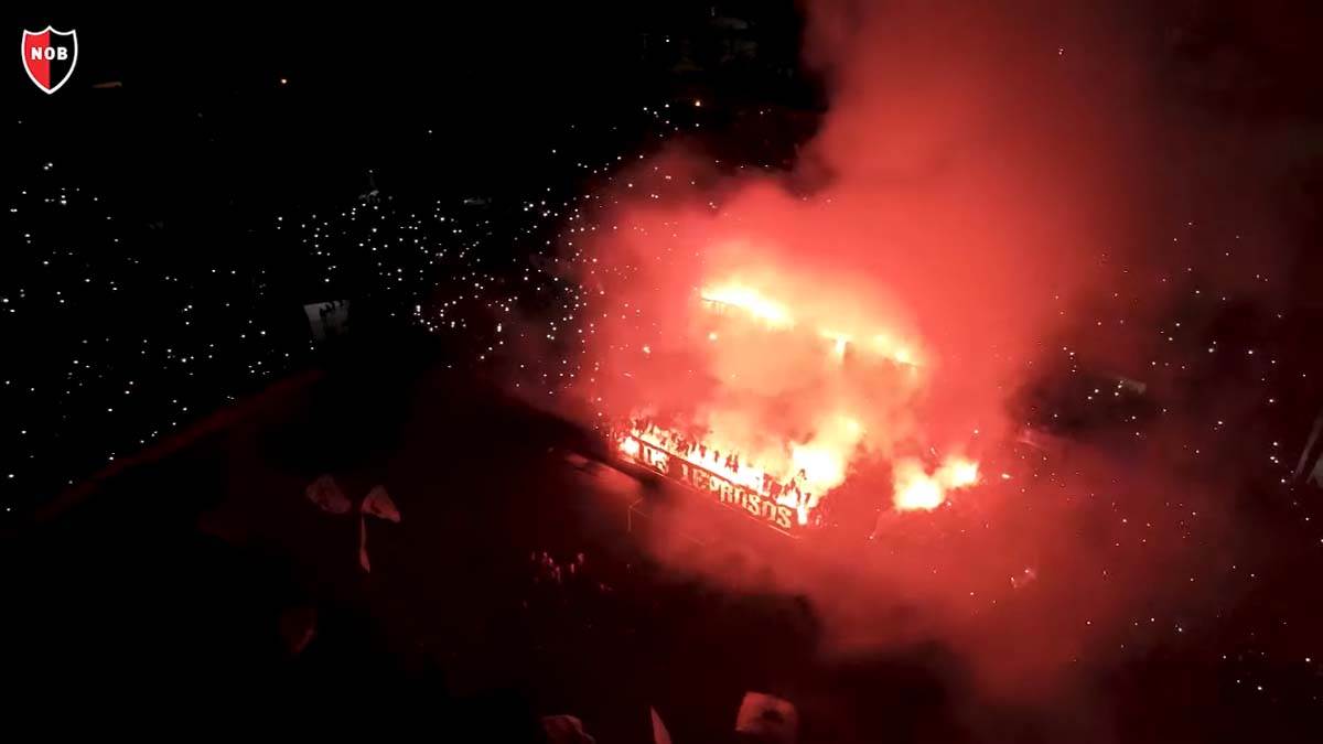 Navijači Njuels Old Bojsa (9).jpg