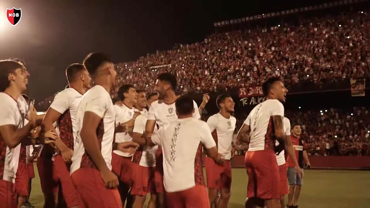 Navijači Njuels Old Bojsa (10).jpg