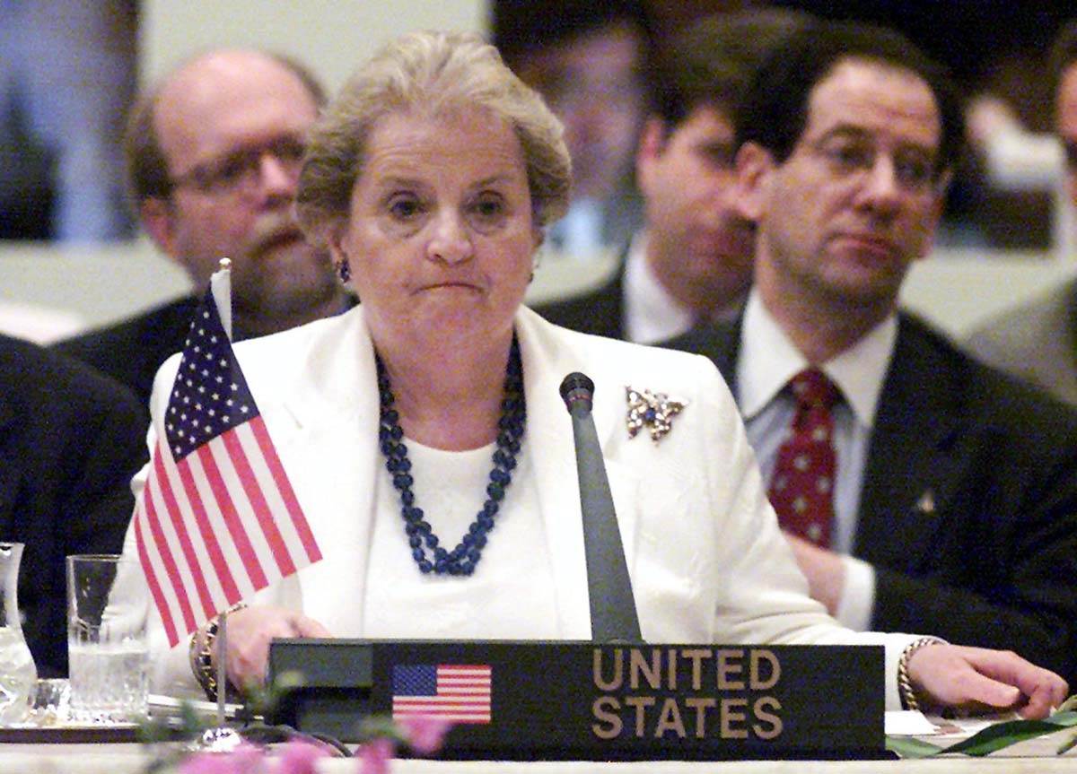 Preminula Medlin Olbrajt