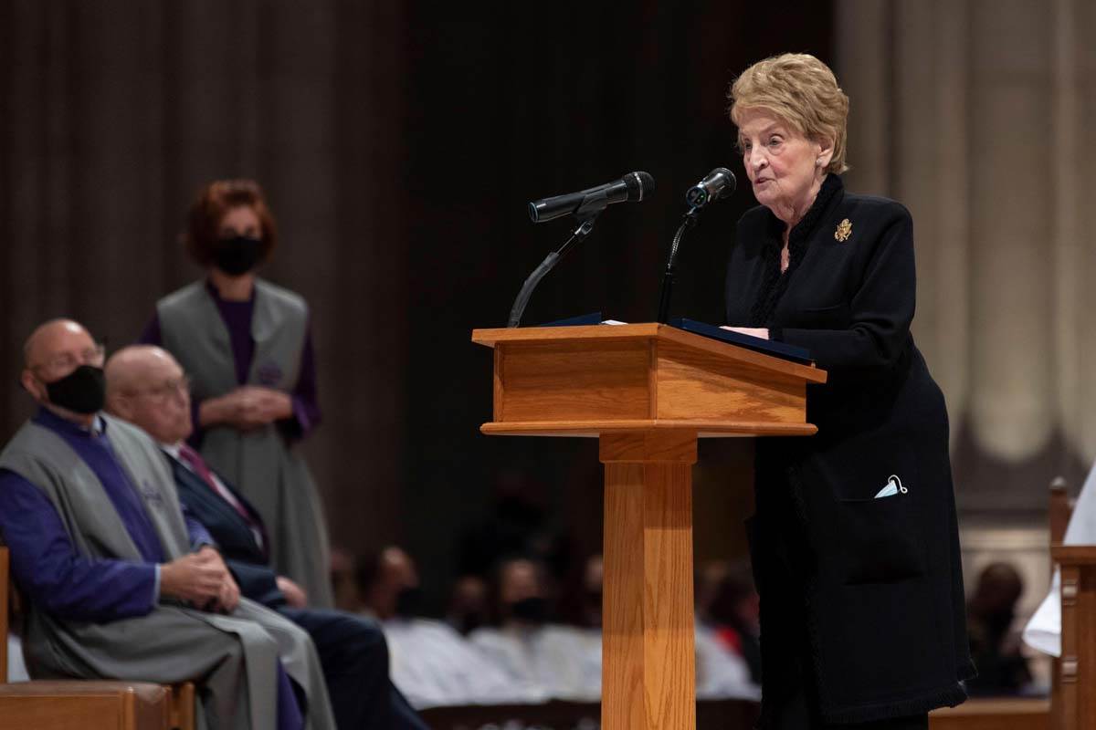 Medilin Olbrajt (3).jpg