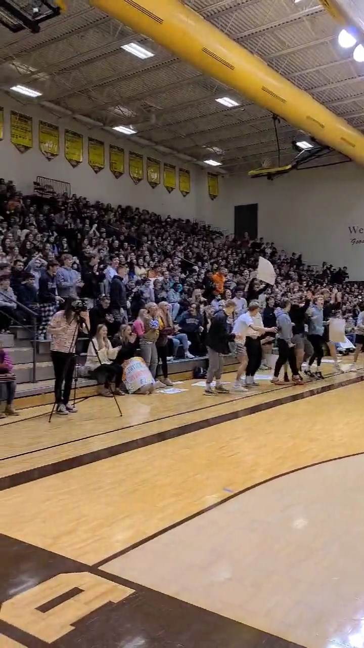 Slepa devojčica izvodi slobodno bacanje (7).jpg