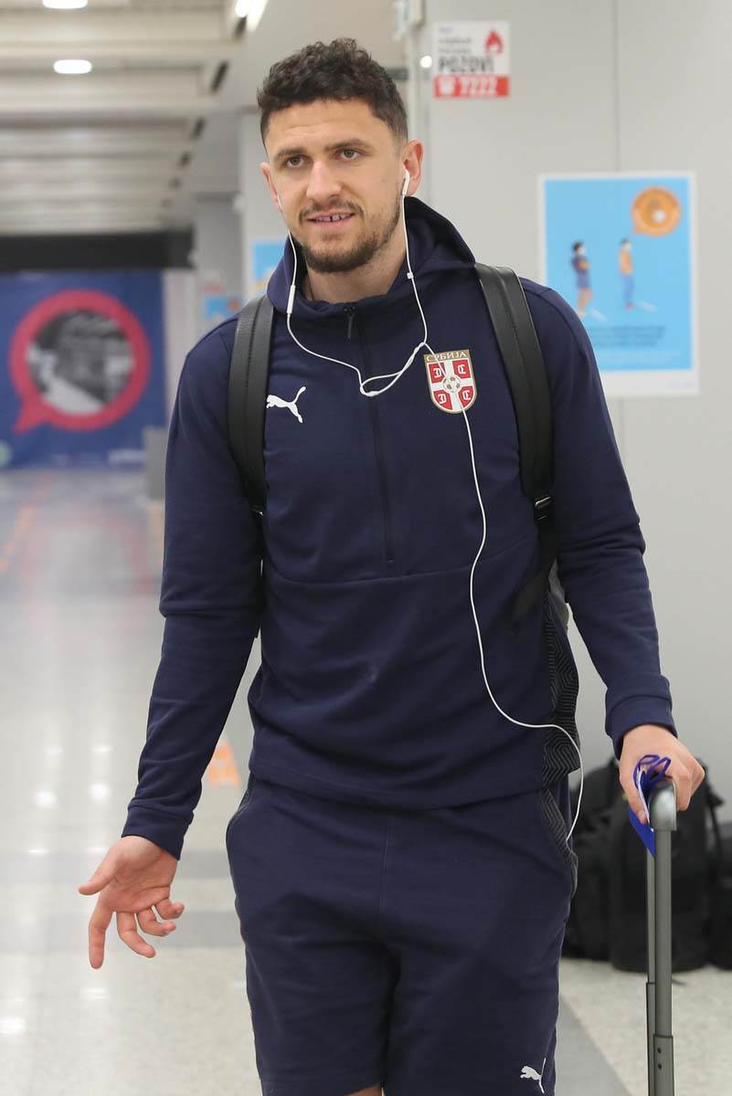 Fudbalska reprezentacija Srbije Danska aerodrom (12).jpg