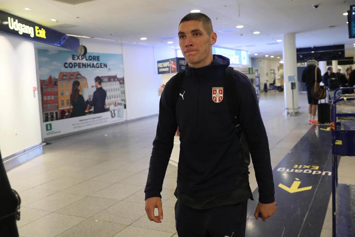 Fudbalska reprezentacija Srbije Danska aerodrom (24).jpg