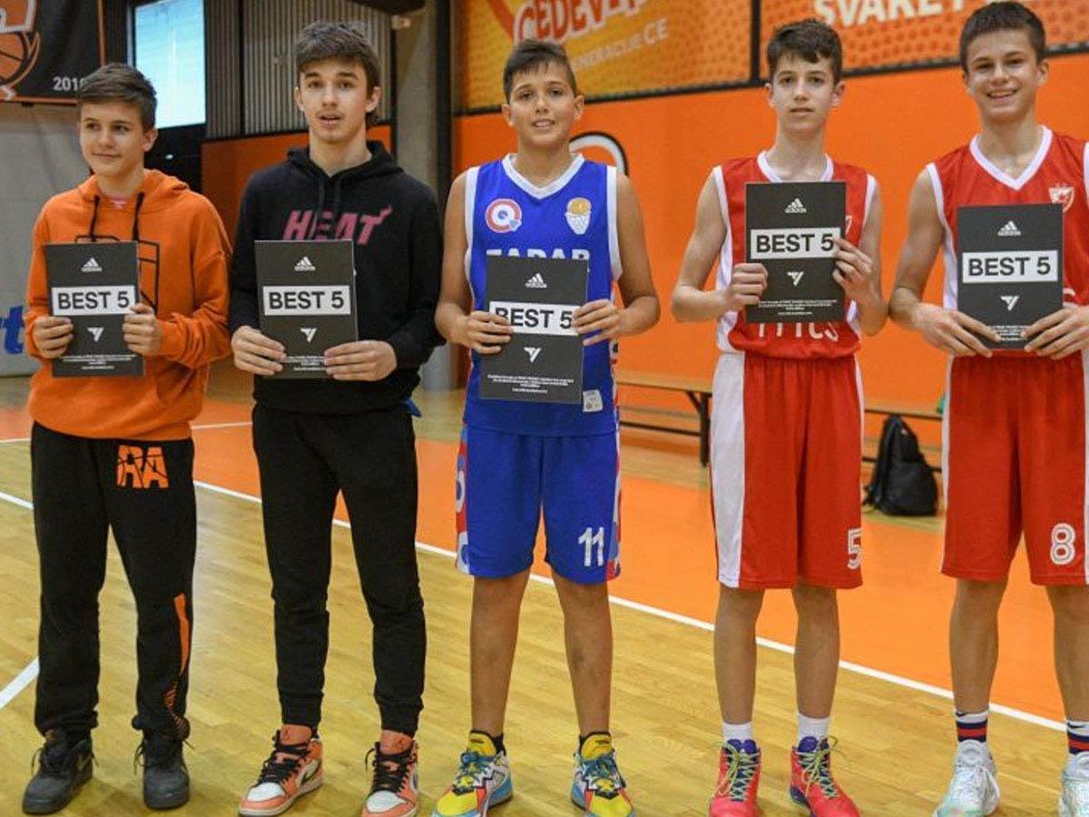 Juniori Zvezde 3.jpg