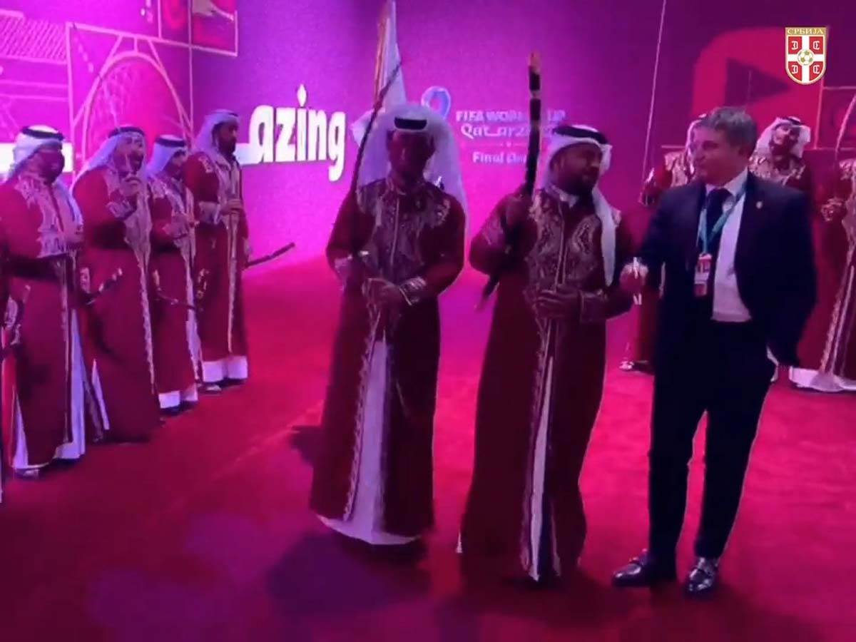 Piksi sa mačem, Katar (6).jpg