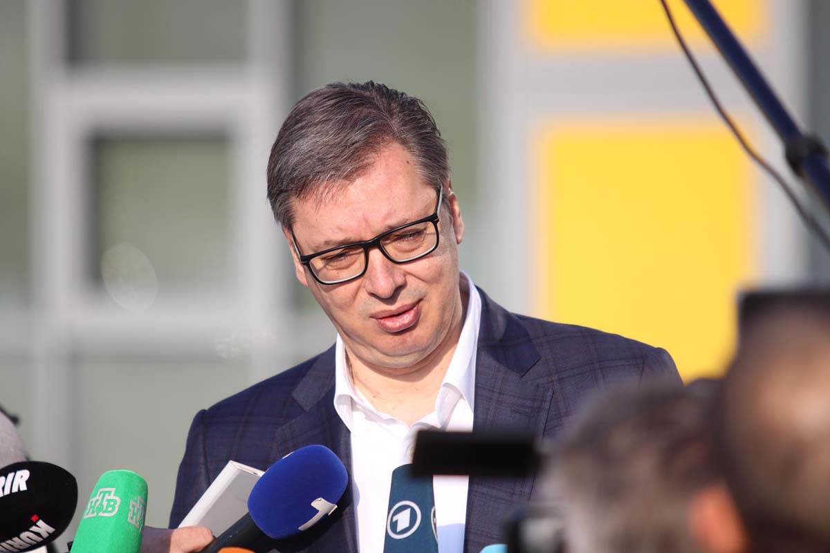 Aleksandar Vučić, Glasanje (5).jpg
