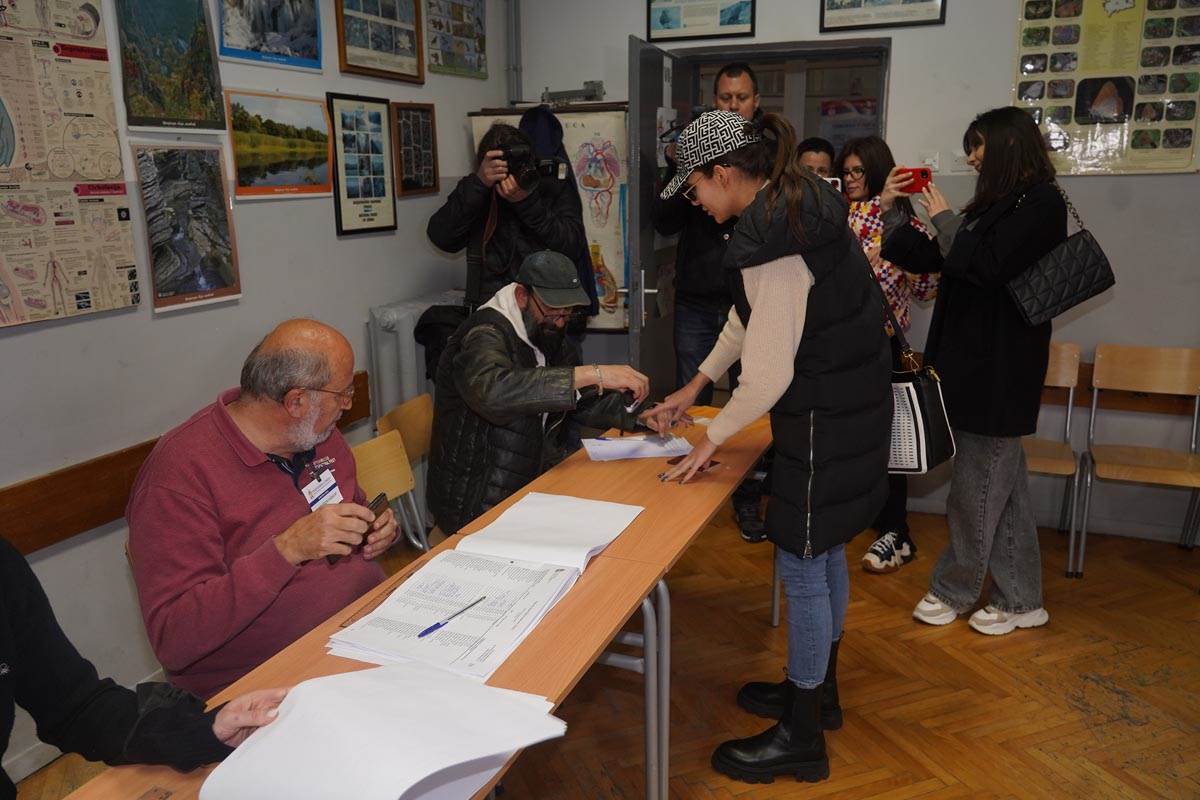 anastasija ražnatović glasanje izbori ata  (6).jpg