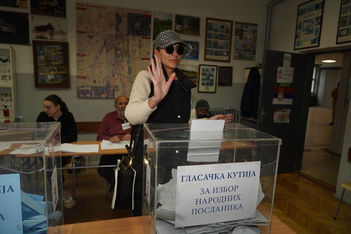 anastasija ražnatović glasanje izbori ata  (8).jpg