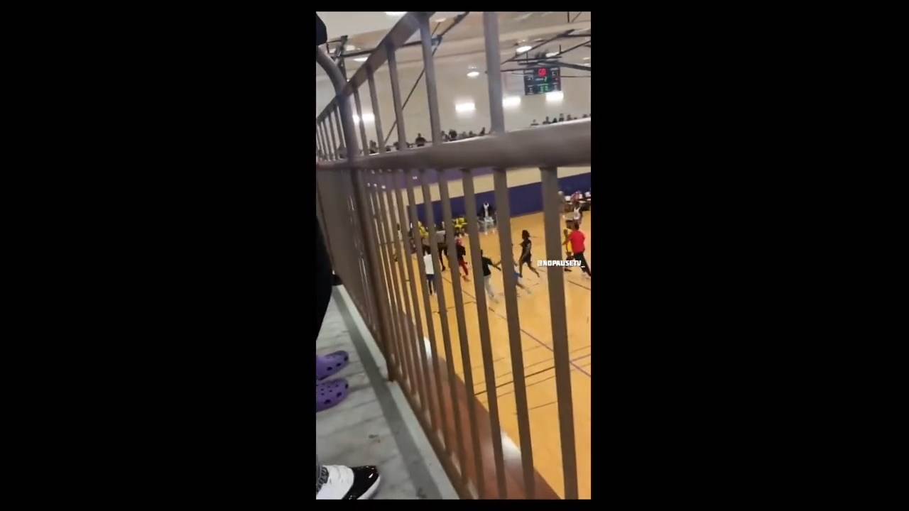 Napad na sudiju, košarka (6).jpg