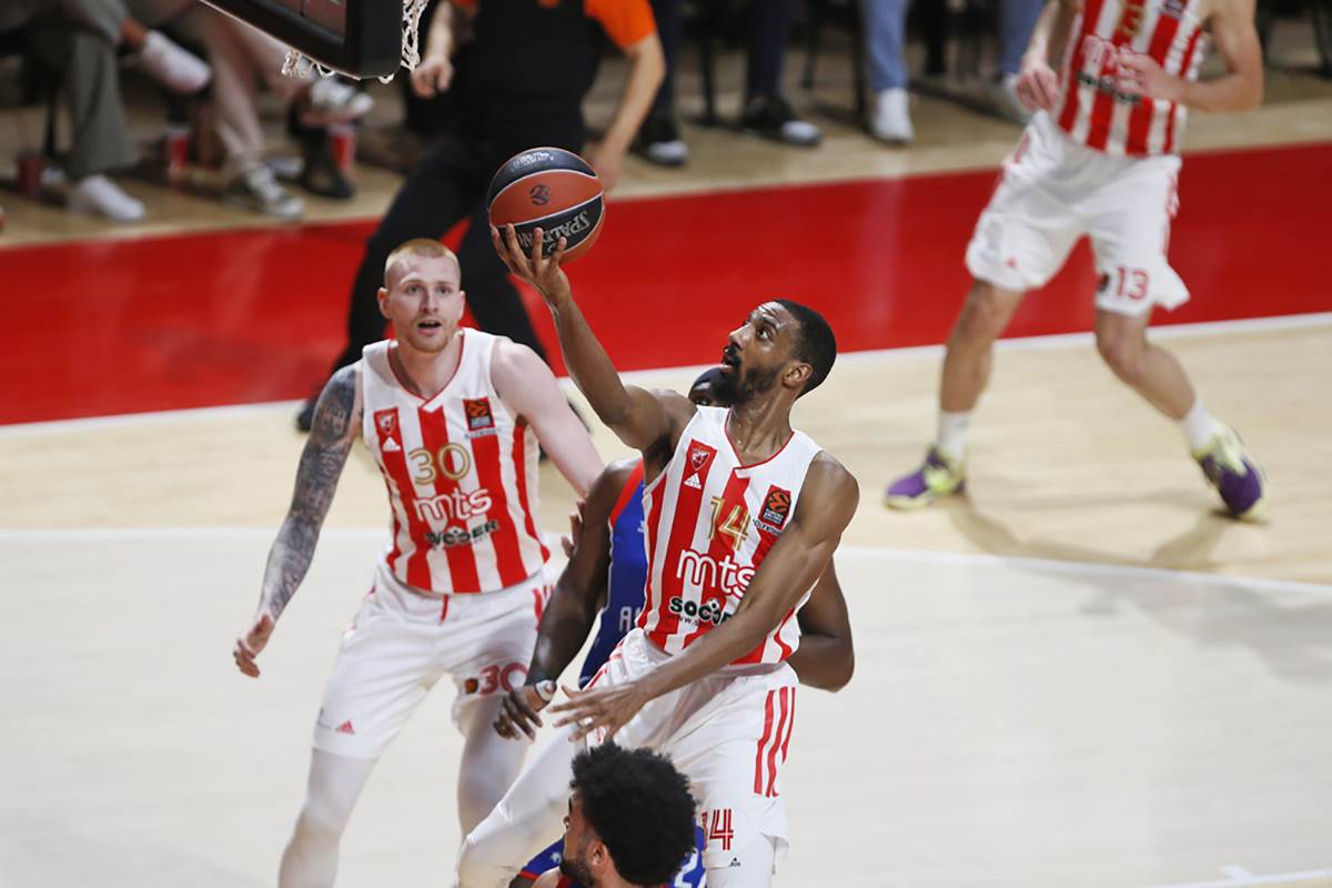 CrvenaZvezda Efes (2).JPG