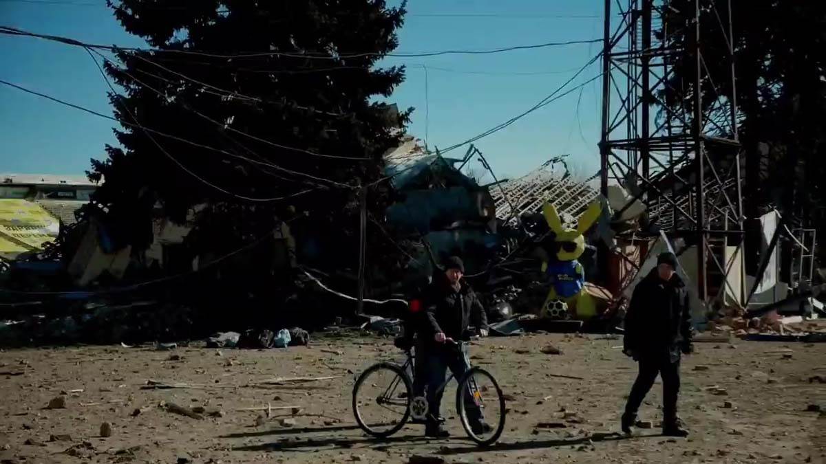 Razrušeni stadion, ukrajina, rat, rusija (1).jpg