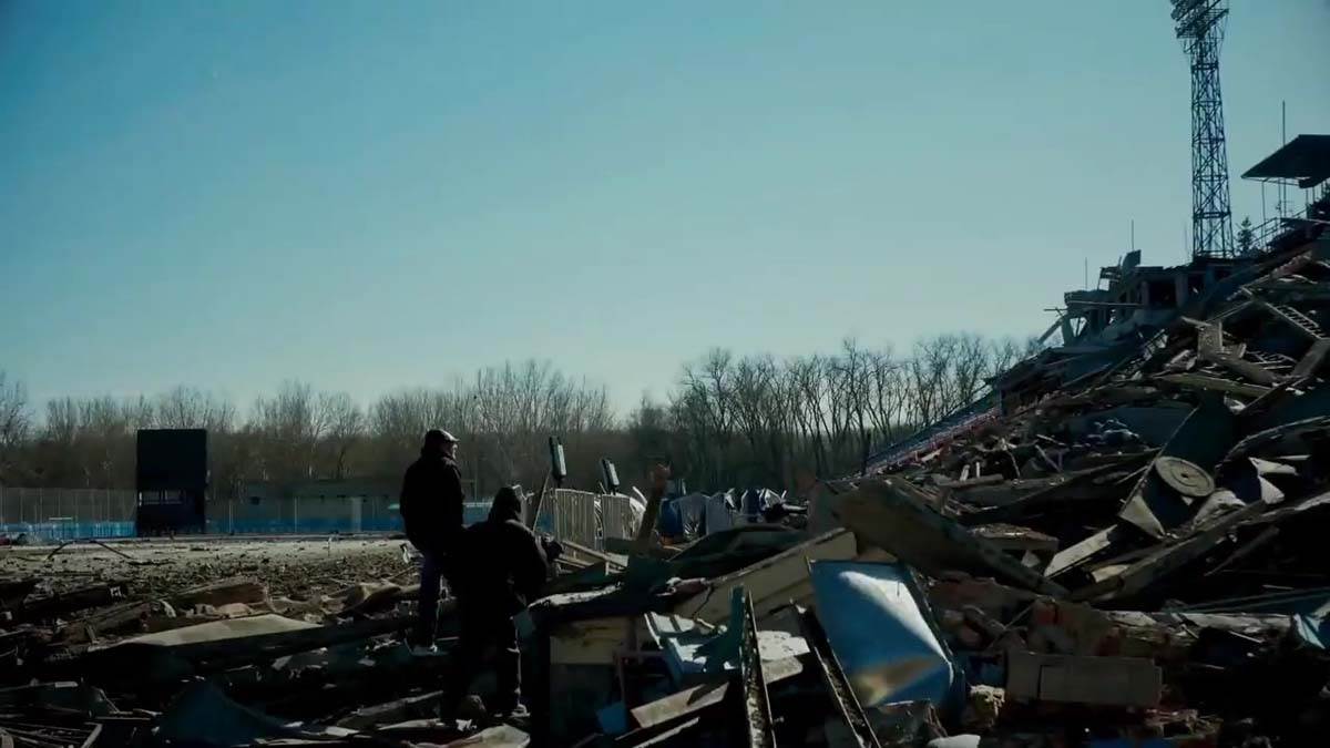 Razrušeni stadion, ukrajina, rat, rusija (5).jpg