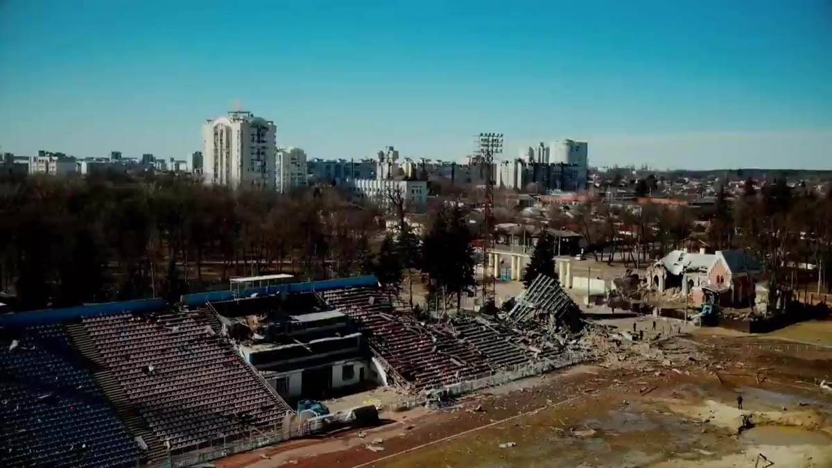 Razrušeni stadion, ukrajina, rat, rusija (7).jpg