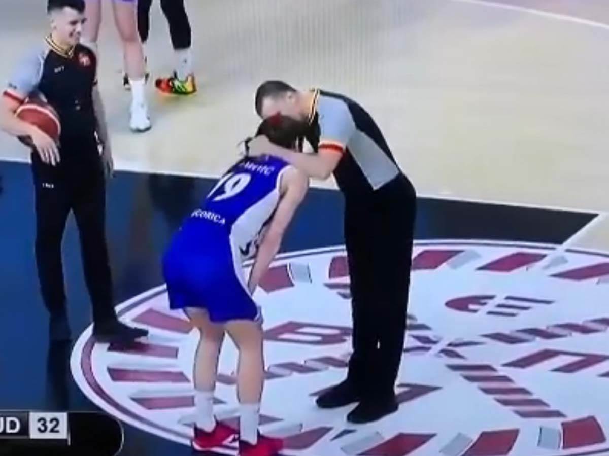 Zaprosio devojku na terenu  (5).jpg