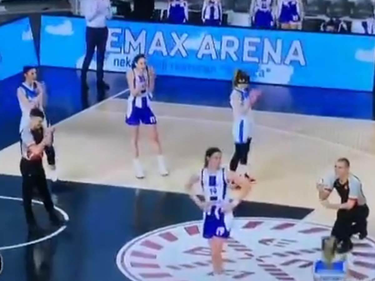 Zaprosio devojku na terenu  (2).jpg