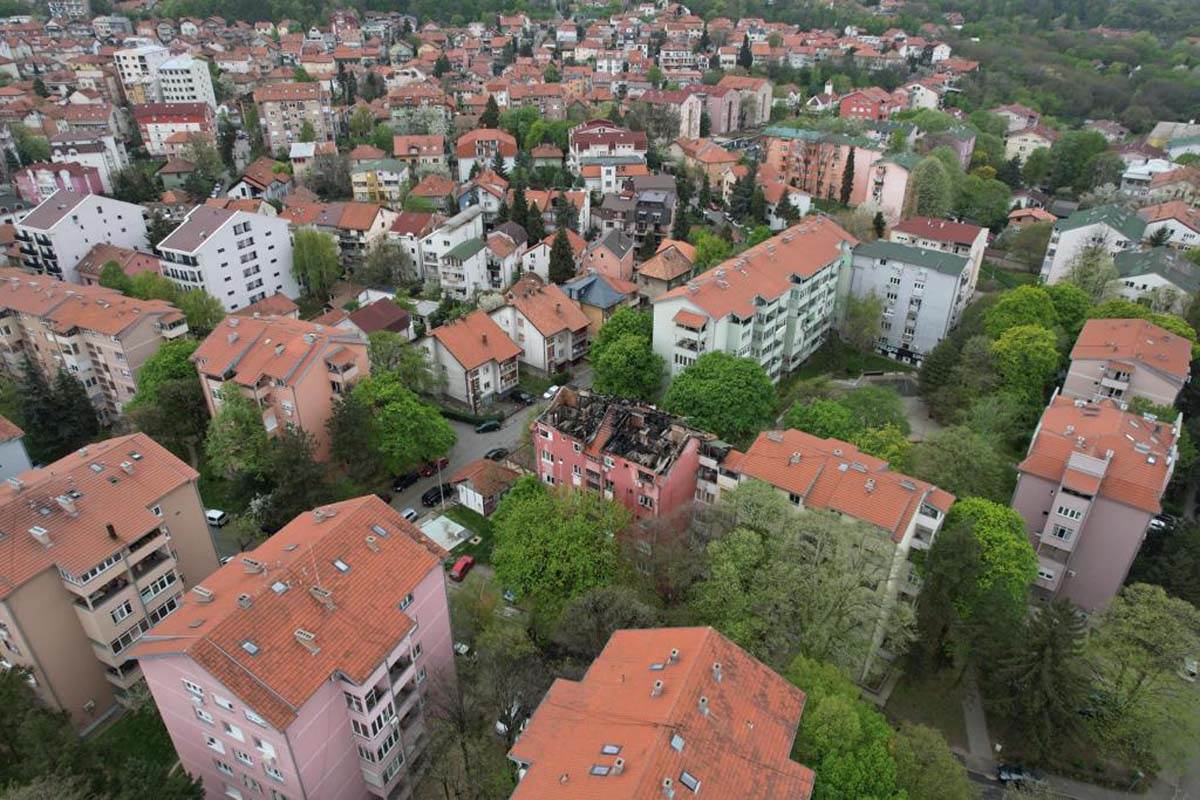 Požar u zgradi na Karaburmi