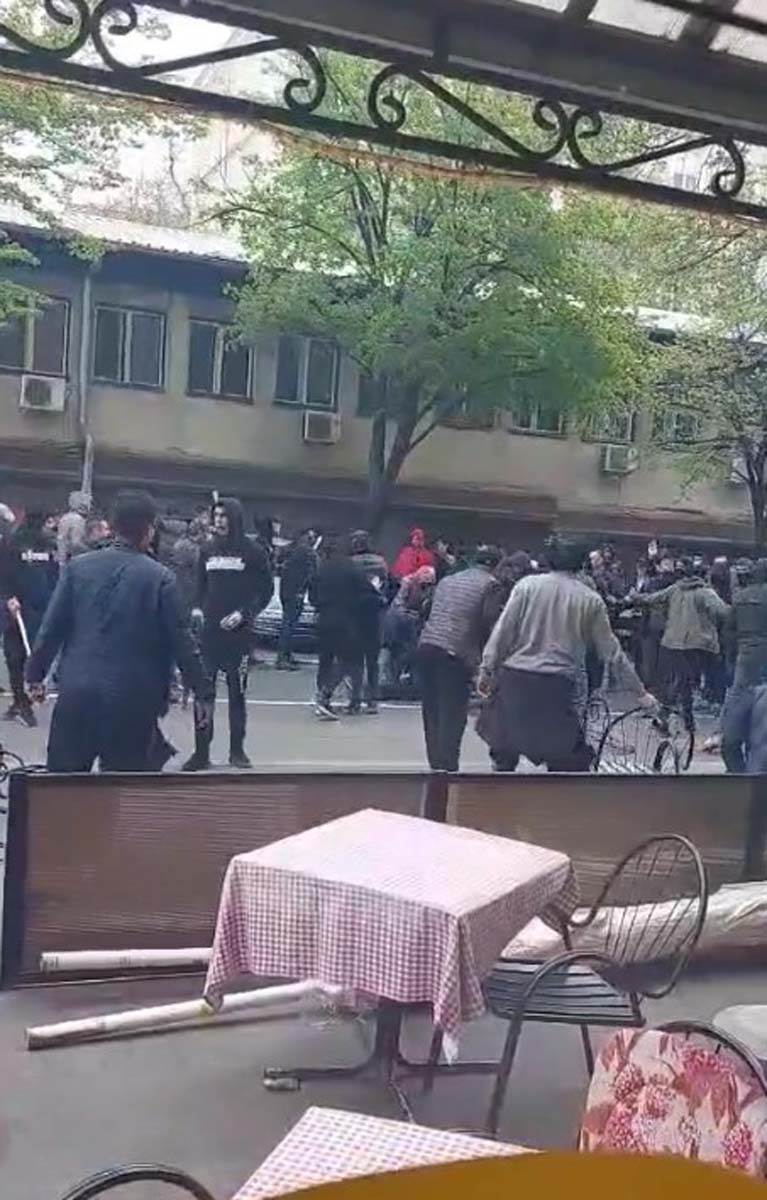 Tuča navijača  (2).jpg