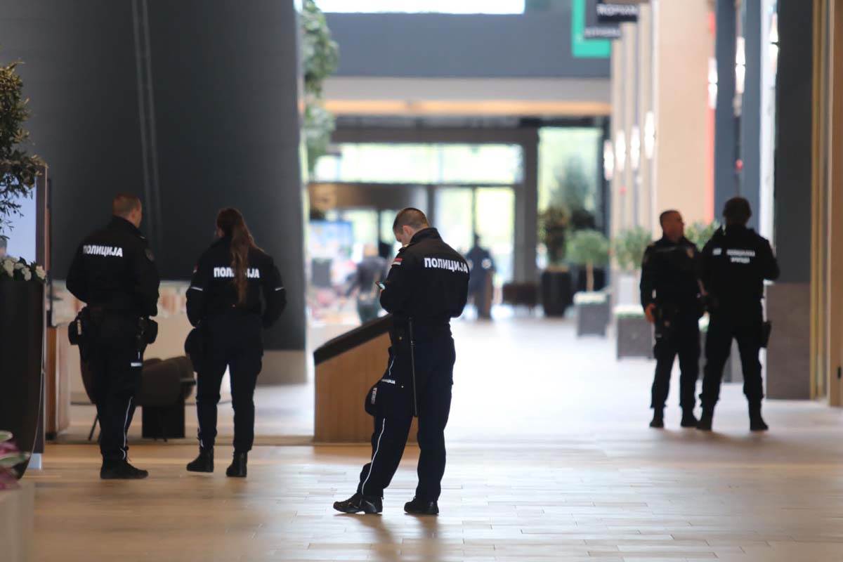 TC galerija policija  (3).jpg