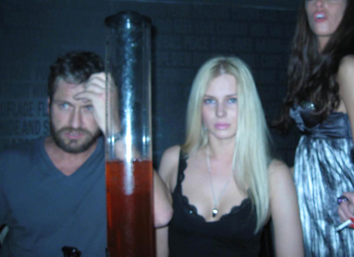 Džerard batler u srbiji   (2).jpg