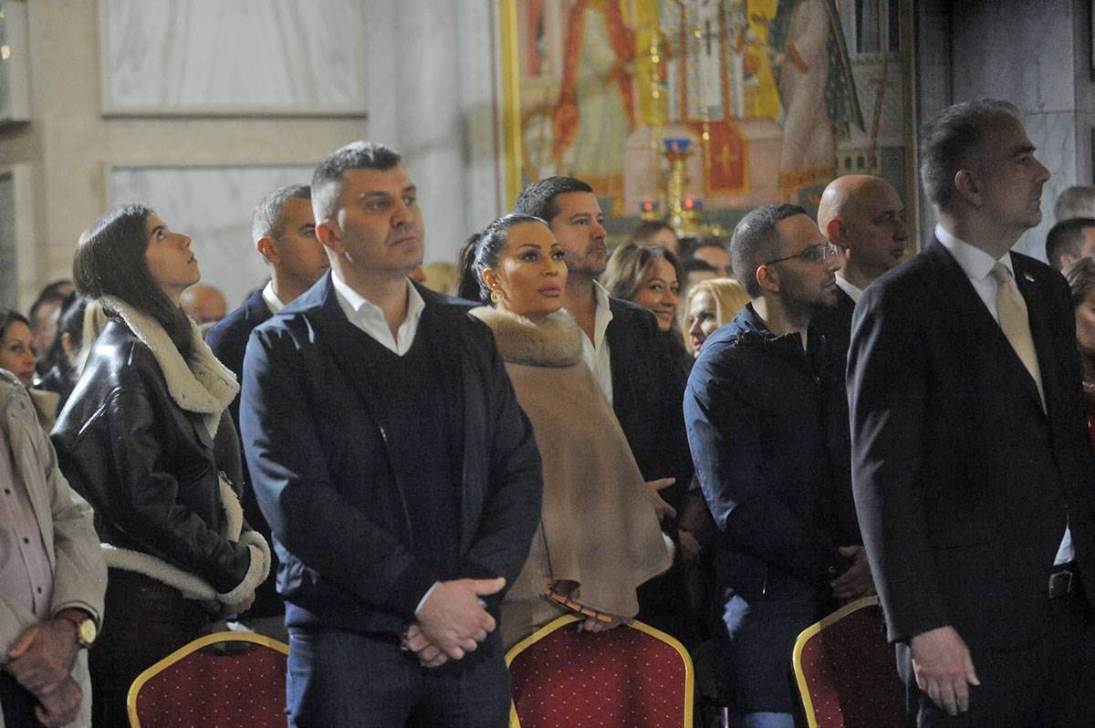 Ceca Raznatovic na liturgiji (8).jpeg