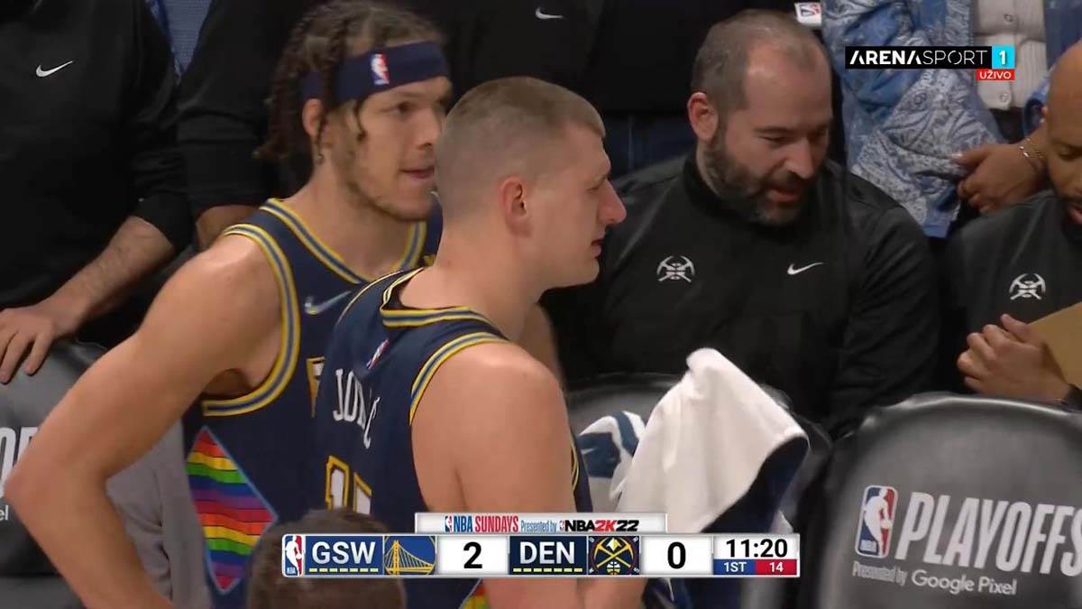 Haos na mecu Denvera i Golden Stejta  (10).jpg