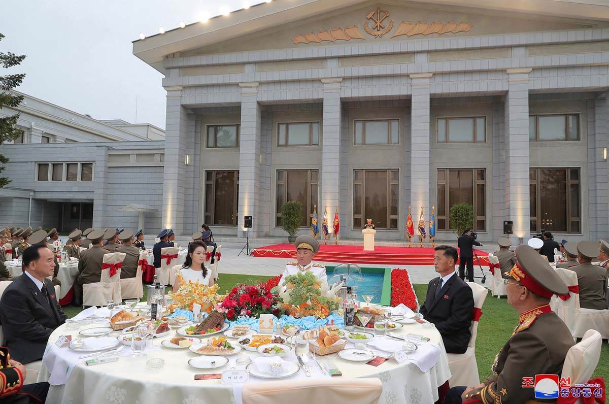 Kim Džong Un parada (10).jpg