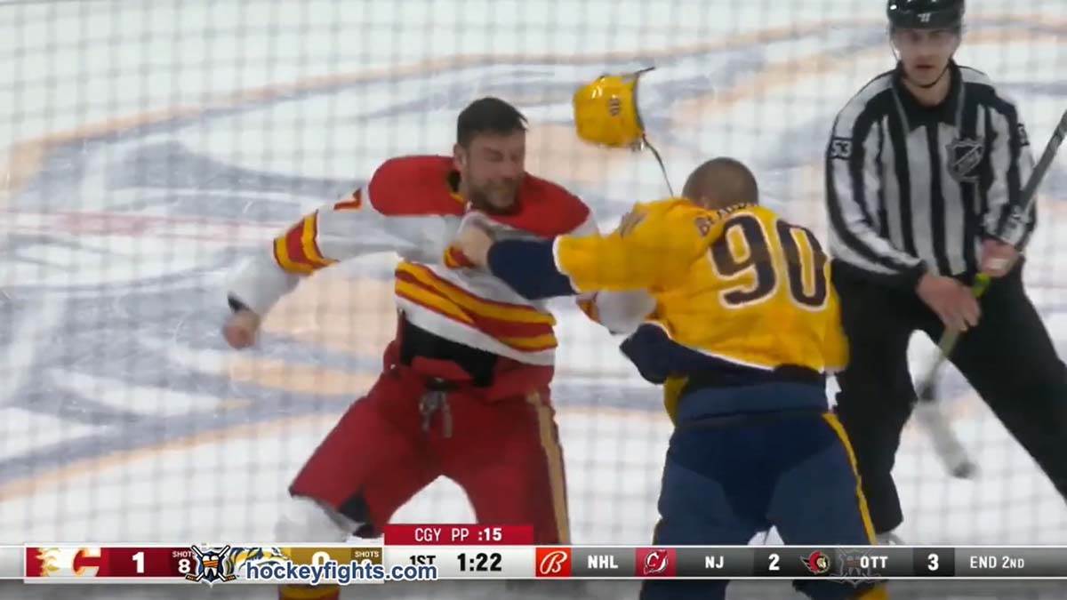 Milan Lucic , Mark Borowiecki (5).jpg