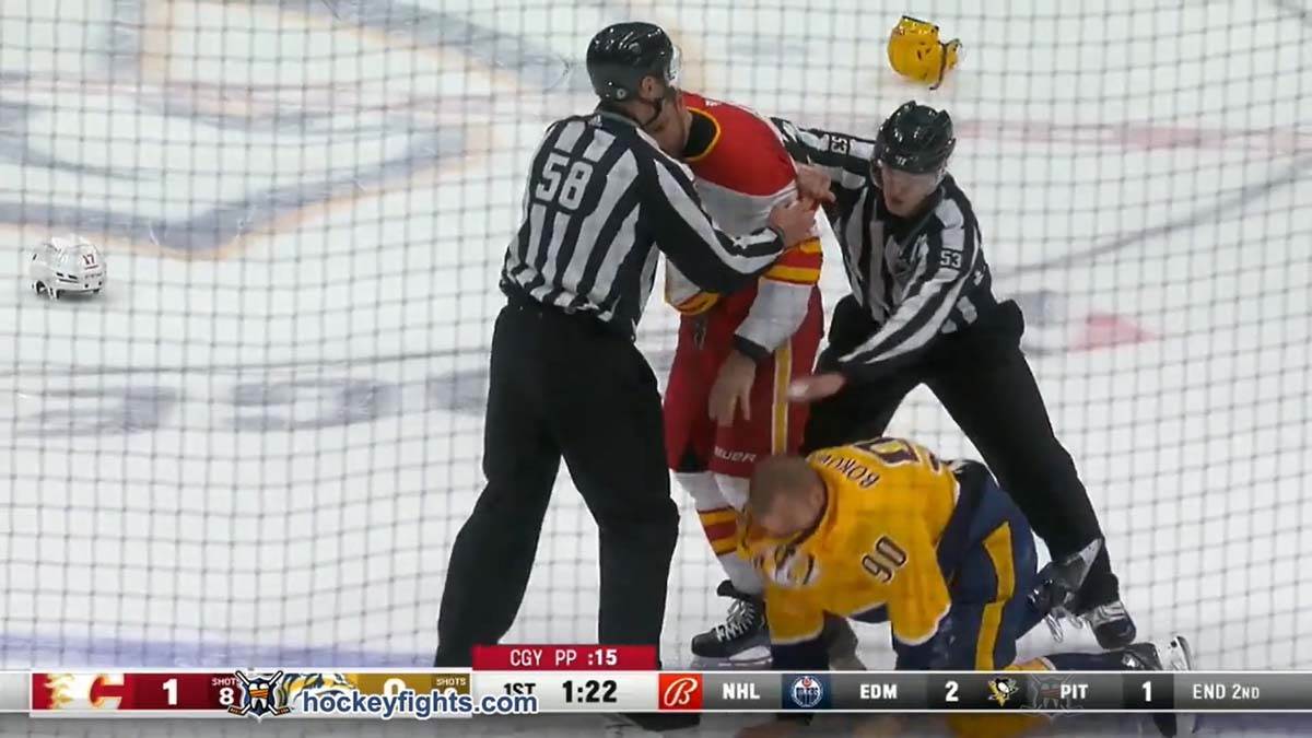 Milan Lucic , Mark Borowiecki (9).jpg