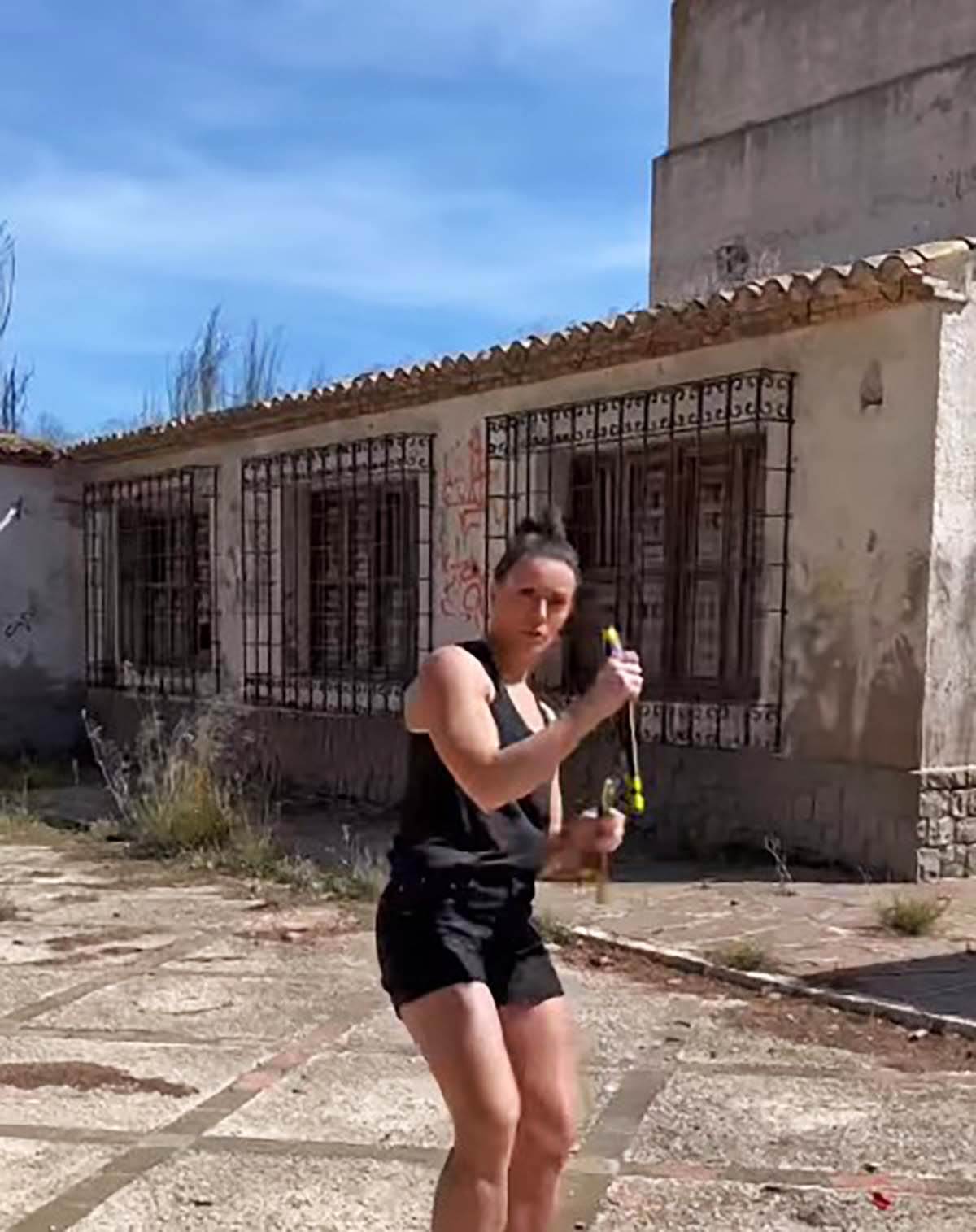 Zara Fitijan (1).jpg