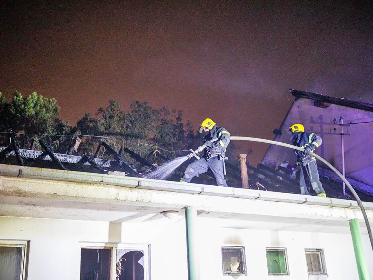 Pozar PKB Vatrogasci (4).jpeg