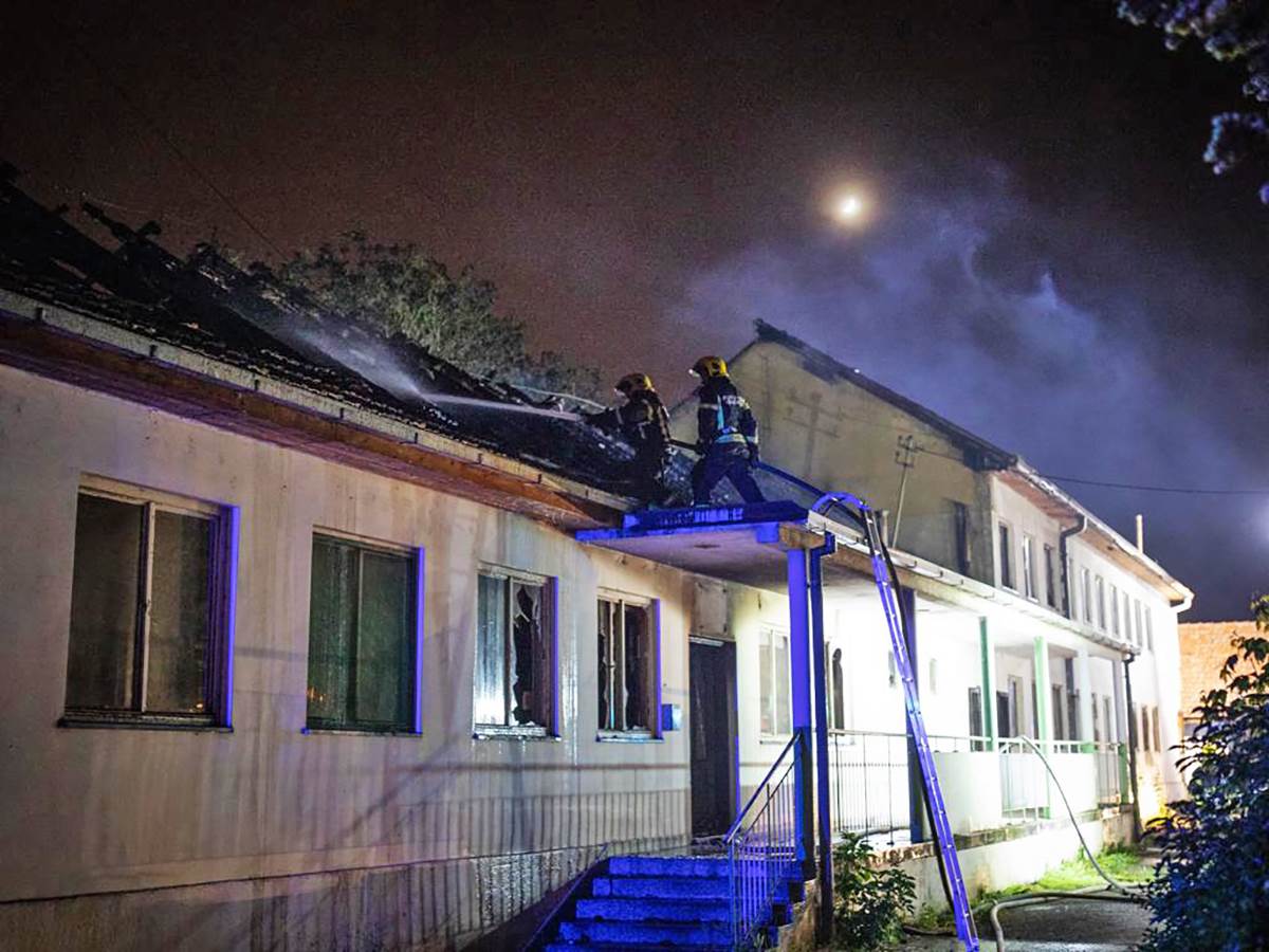 Pozar PKB Vatrogasci (6).jpeg