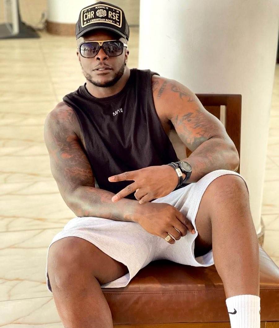 Adebajo Akinfenva se vratio iz penzije