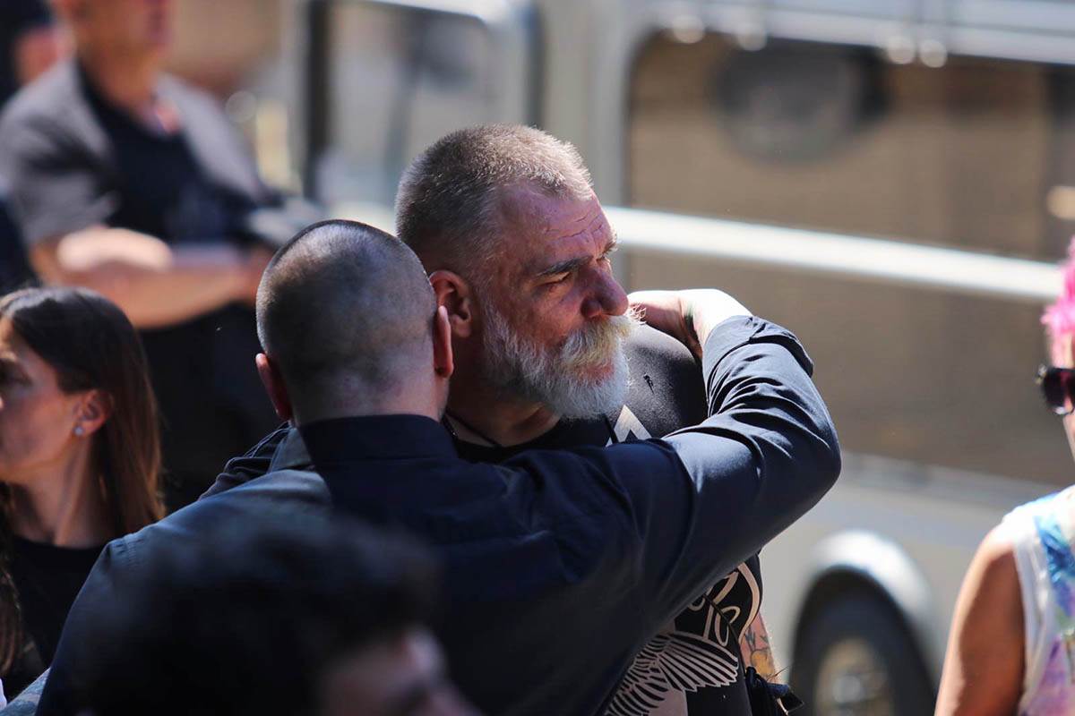 Poznati na sahrani Vidoja (5).jpeg