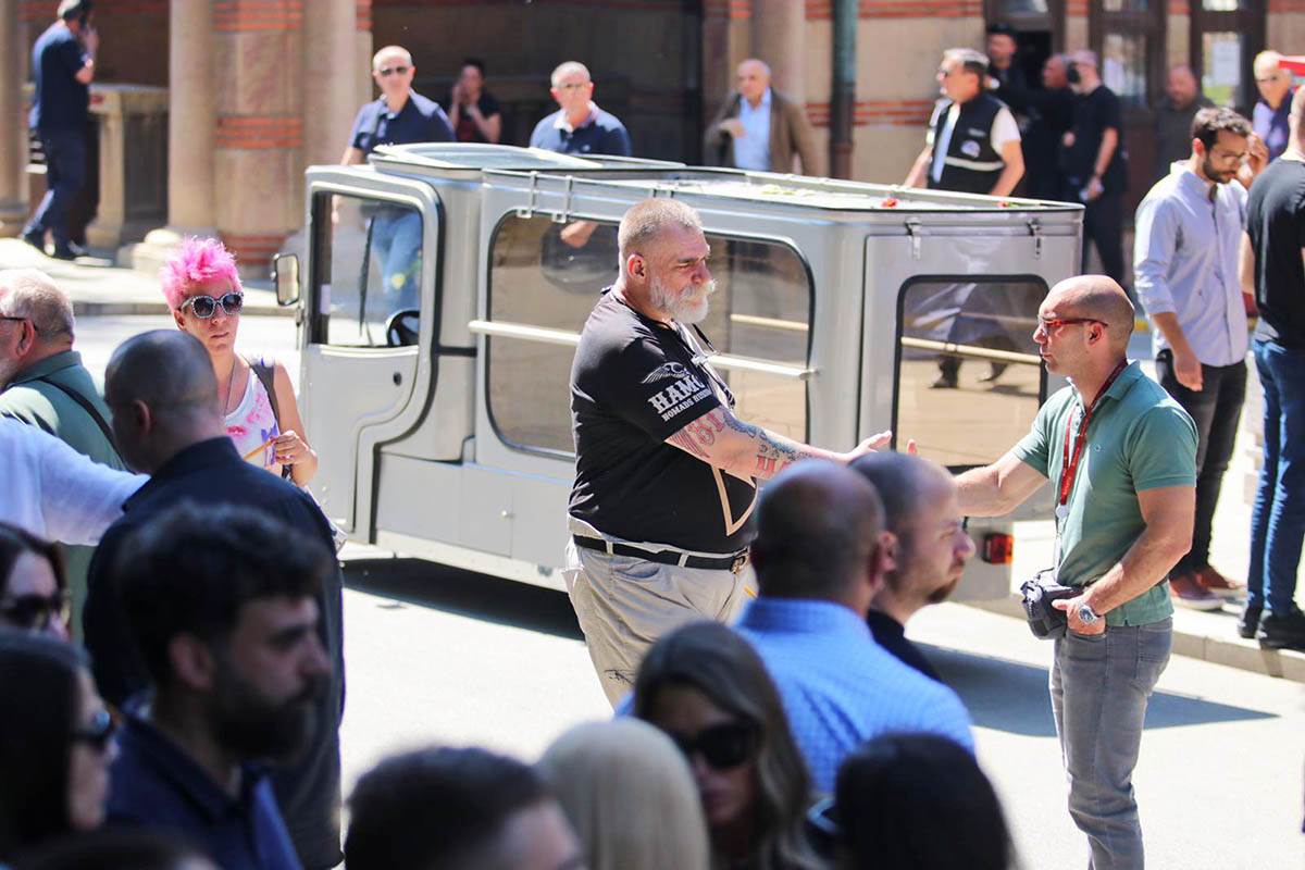 Poznati na sahrani Vidoja (6).jpeg