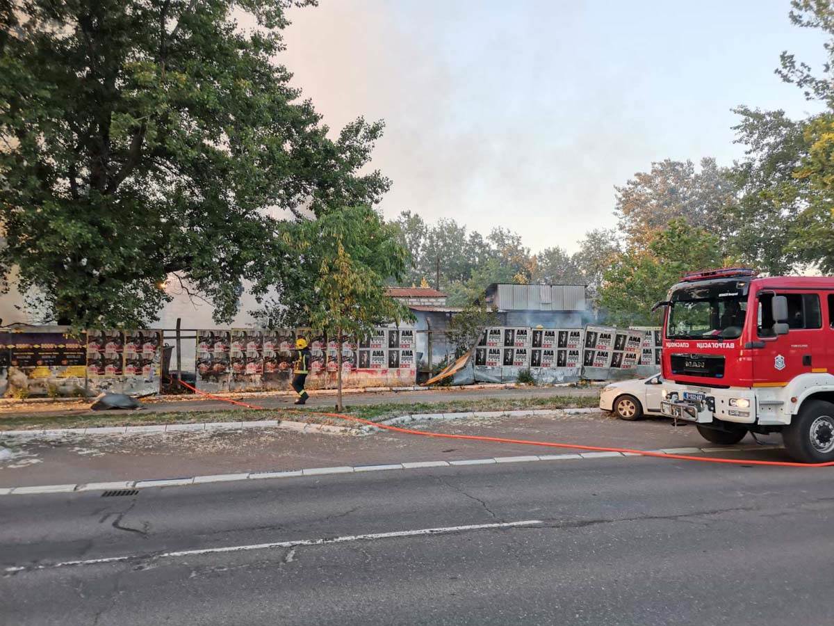 Pozar kod Arene (6).jpg