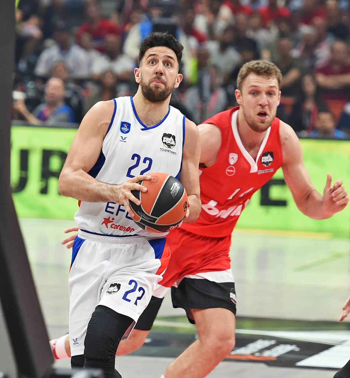 Olimpijakos Efes (31).jpg