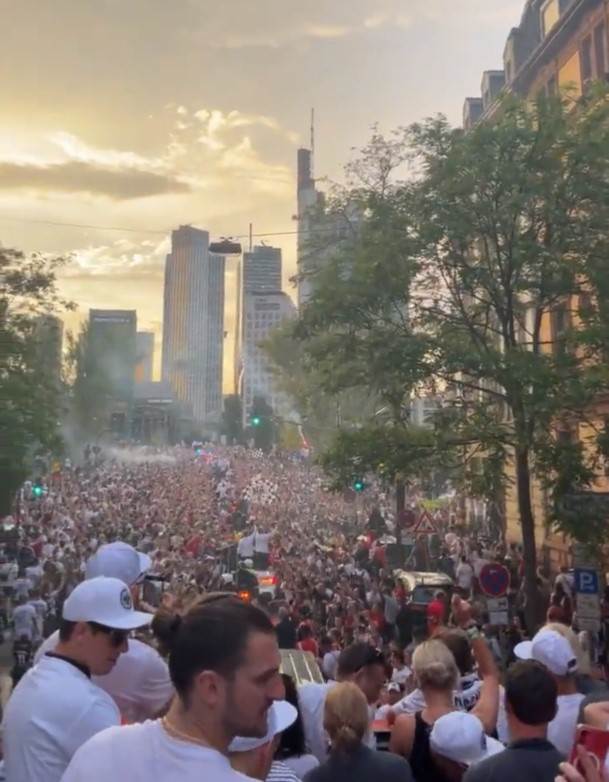 Frankfurt slavi (4).jpg