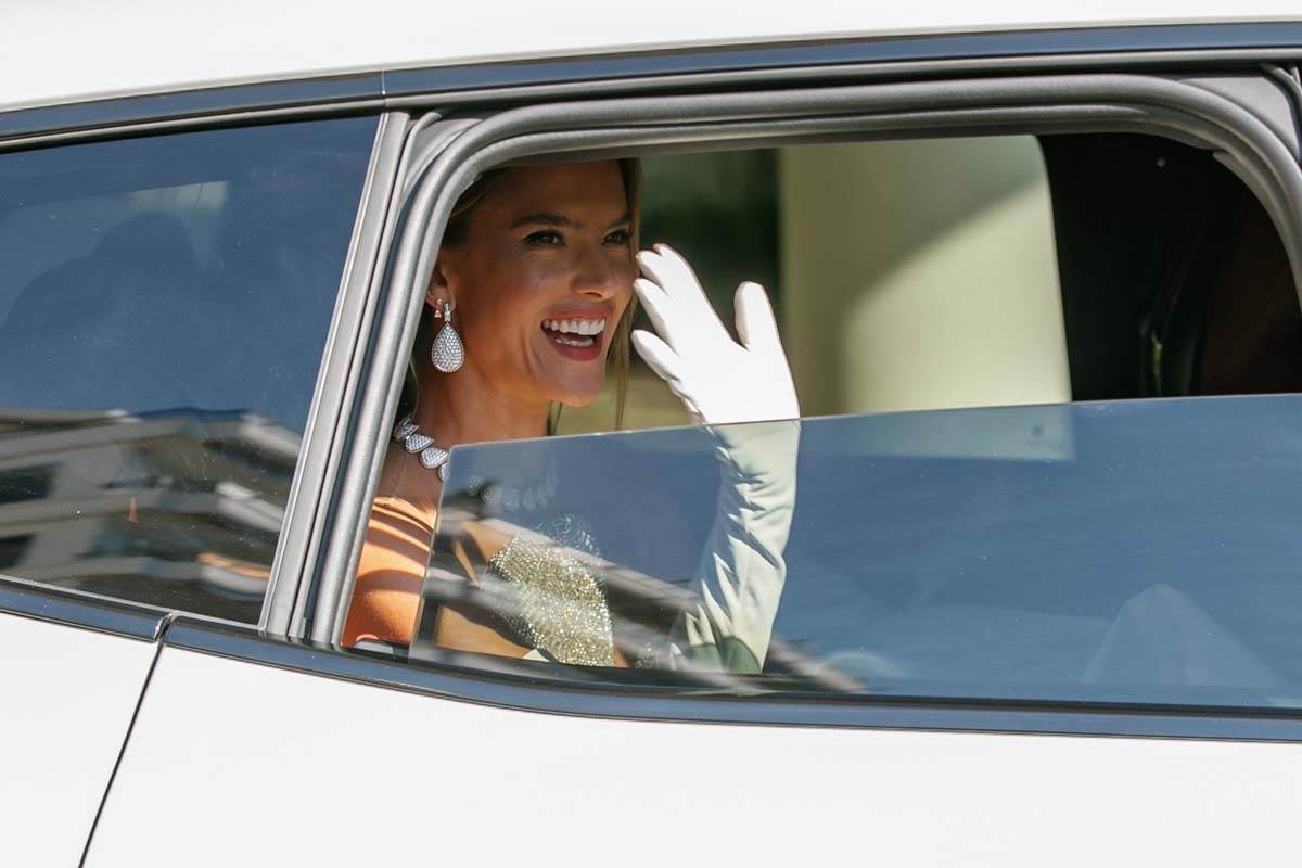 alesandra ambrosio  (5).jpg