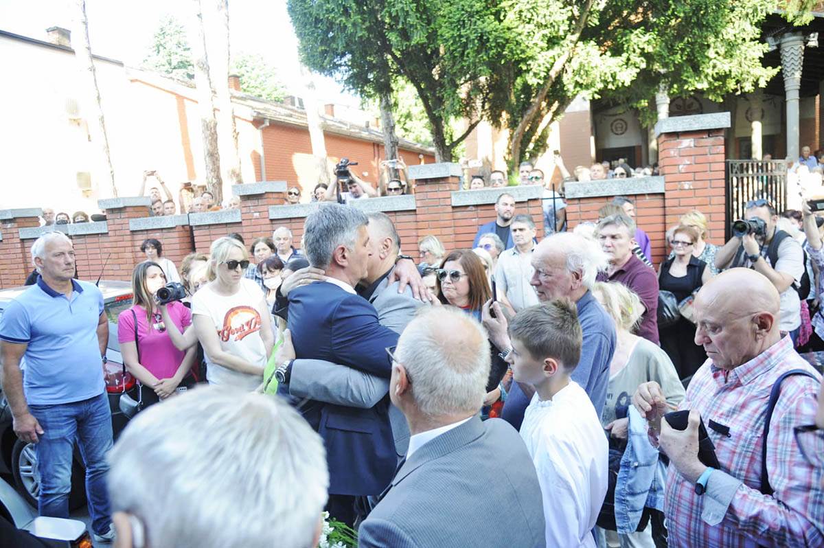 WhatsApp Image 2022-05-20 at 5.53.16 PM (1).jpeg