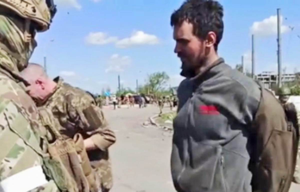 Predaja Azov bataljona (2).jpg