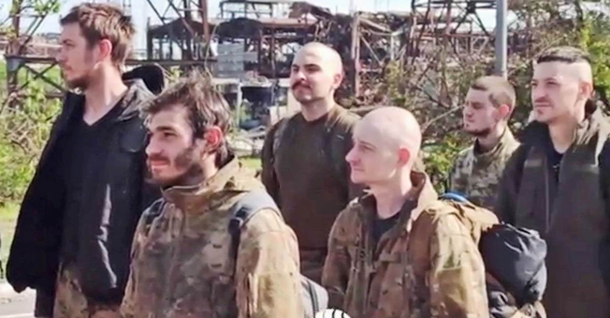 Predaja Azov bataljona (1).jpg