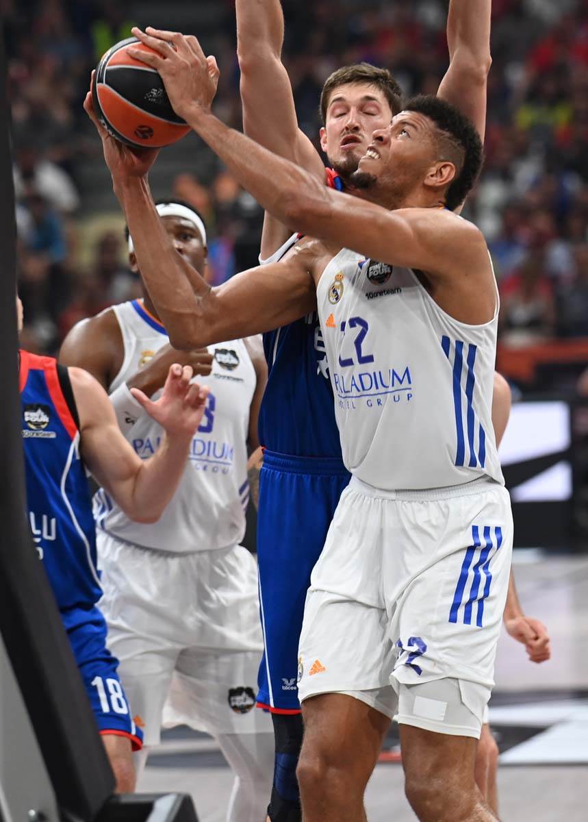 Vasa Micić zapevao Prvi poljubac Halida Bešlića