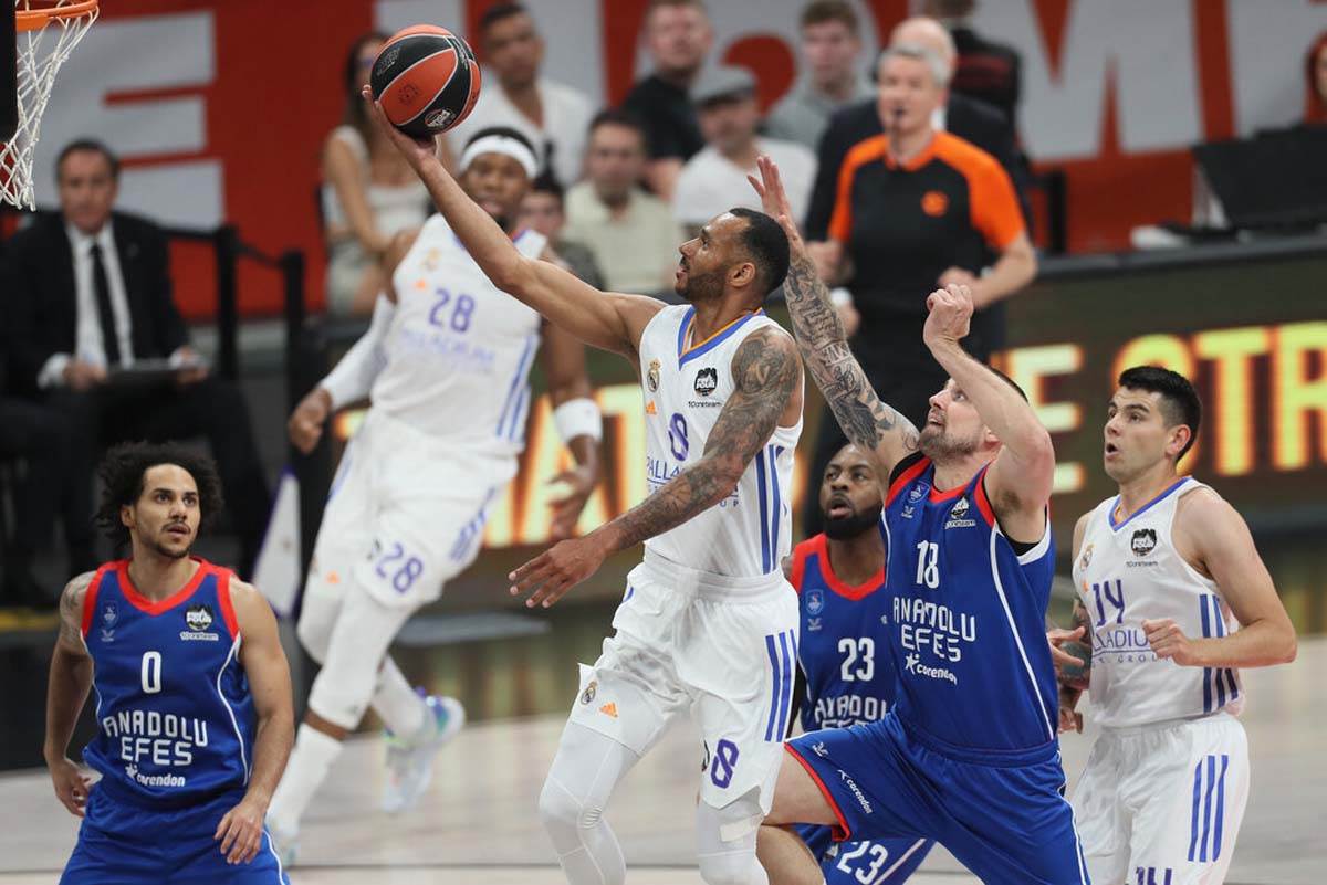 Vasa Micić zapevao Prvi poljubac Halida Bešlića