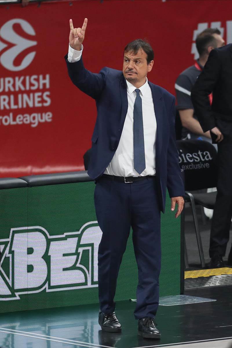 Vasa Micić zapevao Prvi poljubac Halida Bešlića