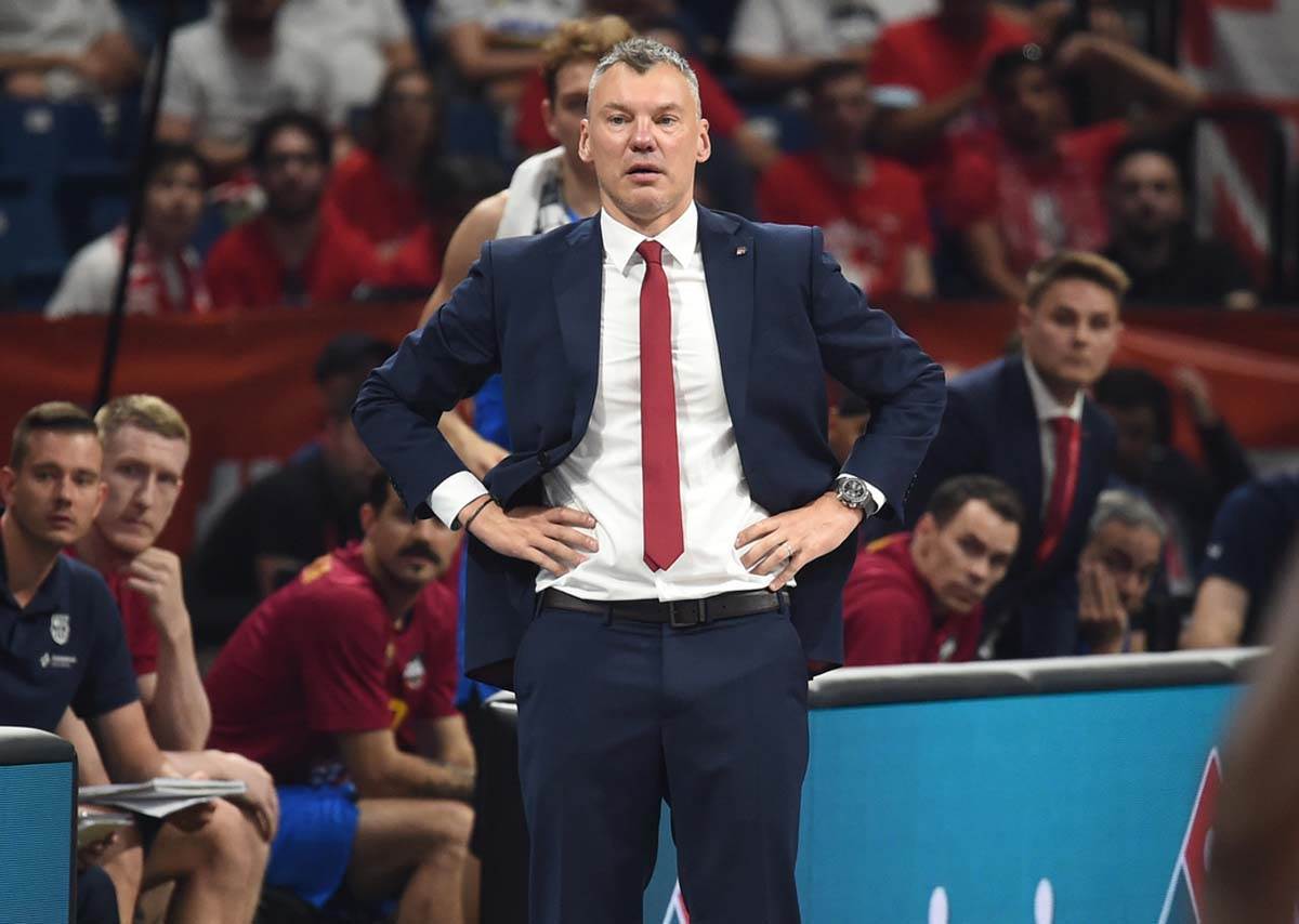 Vasa Micić zapevao Prvi poljubac Halida Bešlića