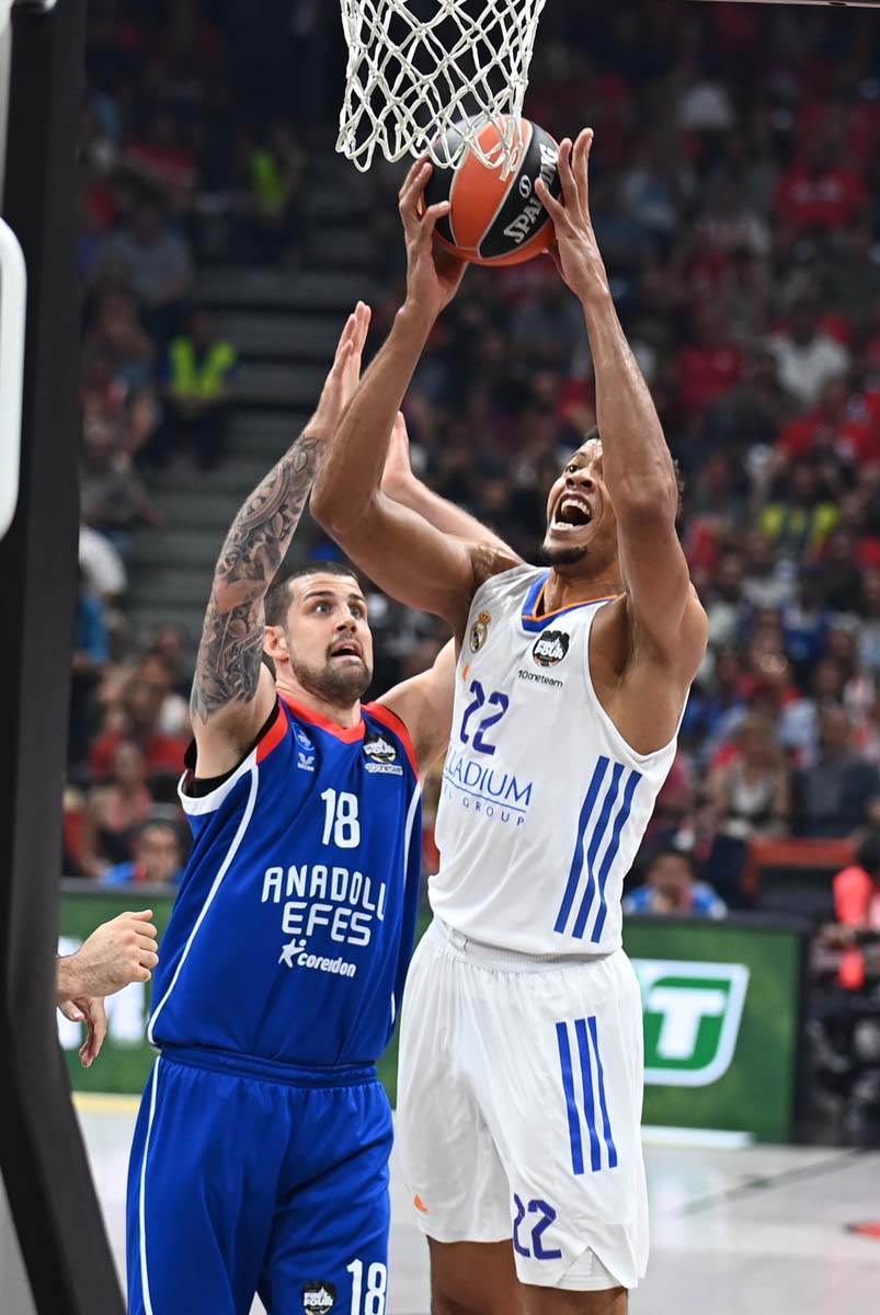 Vasa Micić zapevao Prvi poljubac Halida Bešlića